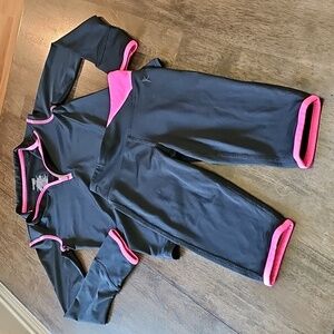 3 for $20🤸‍♀️Girls 6/6X Athletic Set Black Pink Quarter Zip Top Capri Leggings